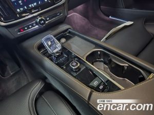 Volvo S90 B5 Ultra Bright 2025 года из Южной Кореи
