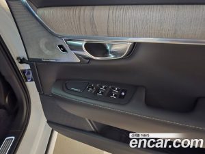 Volvo S90 B5 Ultra Bright 2025 года из Южной Кореи