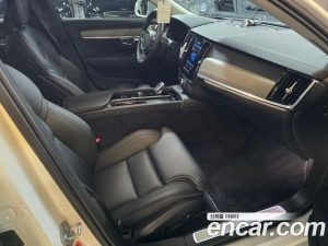 Volvo S90 B5 Ultra Bright 2025 года из Южной Кореи