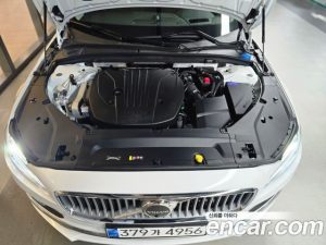 Volvo S90 B5 Ultra Bright 2025 года из Южной Кореи
