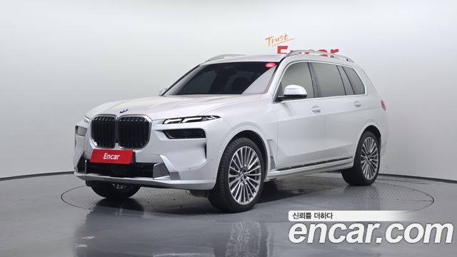 BMW X7 xDrive 40i Design Pure Excellence 7-Seater 2023 года из Кореи