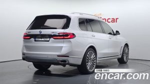 BMW X7 xDrive 40i Design Pure Excellence 7-Seater 2023 года из Южной Кореи
