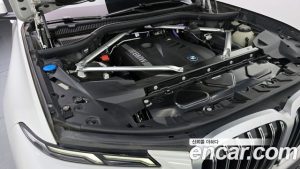 BMW X7 xDrive 40i Design Pure Excellence 7-Seater 2023 года из Южной Кореи