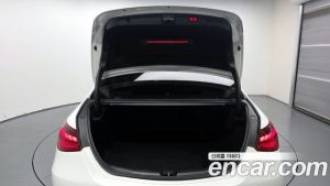 Mercedes-Benz C-Class C300 4MATIC Avantgarde 2023 года из Южной Кореи