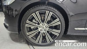 Volvo S90 B6 AWD Ultra Bright 2025 года из Южной Кореи