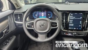 Volvo S90 B6 AWD Ultra Bright 2025 года из Южной Кореи