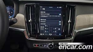 Volvo S90 B6 AWD Ultra Bright 2025 года из Южной Кореи