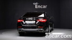 Mercedes-Benz C-Class C300 4MATIC AMG Line 2024 года из Южной Кореи