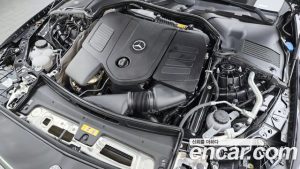 Mercedes-Benz C-Class C300 4MATIC AMG Line 2024 года из Южной Кореи