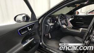 Mercedes-Benz C-Class C300 4MATIC AMG Line 2024 года из Южной Кореи