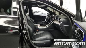 Mercedes-Benz C-Class C300 4MATIC AMG Line 2024 года из Южной Кореи