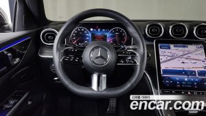 Mercedes-Benz C-Class C300 4MATIC AMG Line 2024 года из Южной Кореи