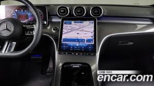 Mercedes-Benz C-Class C300 4MATIC AMG Line 2024 года из Южной Кореи