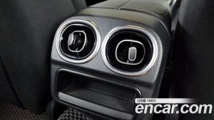 Mercedes-Benz C-Class C300 4MATIC AMG Line 2024 года из Южной Кореи