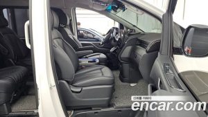 Hyundai Staria L3.5 Lounge 9-Seater 2025 года из Южной Кореи