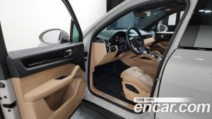 Porsche Cayenne 3.0 2023 года из Южной Кореи