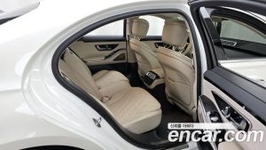 Mercedes-Benz S-Class S400 d 4MATIC 2023 года из Южной Кореи