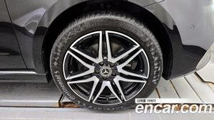 Mercedes-Benz V-Class V300 CDI 2023 года из Южной Кореи