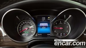 Mercedes-Benz V-Class V300 CDI 2023 года из Южной Кореи