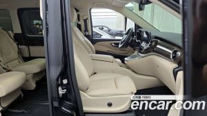 Mercedes-Benz V-Class V300 CDI 2023 года из Южной Кореи