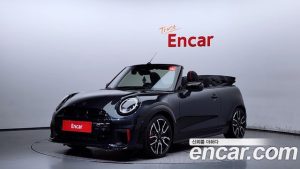 Mini Cooper Convertible JCW 2025 года из Южной Кореи
