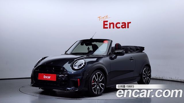 Mini Cooper Convertible JCW 2025 года из Кореи