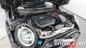 Mini Cooper Convertible JCW 2025 года из Южной Кореи