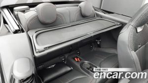 Mini Cooper Convertible JCW 2025 года из Южной Кореи