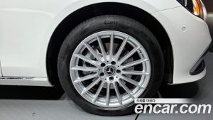 Mercedes-Benz E-Class E220d 4MATIC Exclusive 2023 года из Южной Кореи