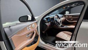 Mercedes-Benz E-Class E220d 4MATIC Exclusive 2023 года из Южной Кореи