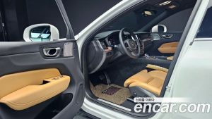 Volvo XC60 B5 ULTIMATE Bright 2024 года из Южной Кореи