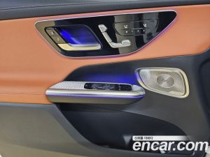 Mercedes-Benz GLC-Class GLC300 4MATIC AMG Line 2025 года из Южной Кореи