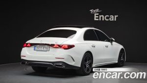 Mercedes-Benz E-Class E300 4MATIC AMG Line 2025 года из Южной Кореи
