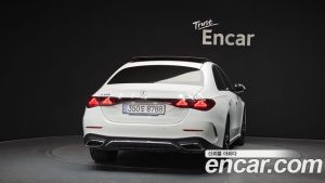 Mercedes-Benz E-Class E300 4MATIC AMG Line 2025 года из Южной Кореи
