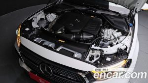 Mercedes-Benz E-Class E300 4MATIC AMG Line 2025 года из Южной Кореи