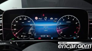 Mercedes-Benz E-Class E300 4MATIC AMG Line 2025 года из Южной Кореи