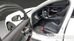 Mercedes-Benz E-Class E300 4MATIC AMG Line 2025 года из Южной Кореи