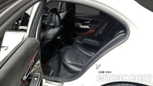 Mercedes-Benz E-Class E300 4MATIC AMG Line 2025 года из Южной Кореи