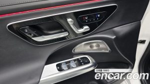 Mercedes-Benz E-Class E300 4MATIC Exclusive 2024 года из Южной Кореи
