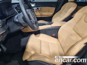 Volvo XC90 T8 Ultra Bright HYBRID 2025 года из Южной Кореи