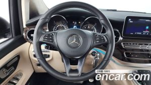 Mercedes-Benz V-Class V300 CDI 2023 года из Южной Кореи