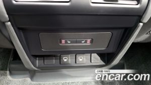 Land Rover Defender 110 P300 X- SE 2023 года из Южной Кореи