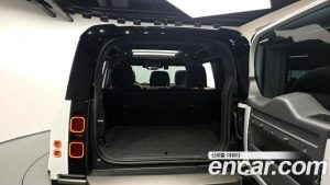 Land Rover Defender 110 P300 X- SE 2023 года из Южной Кореи
