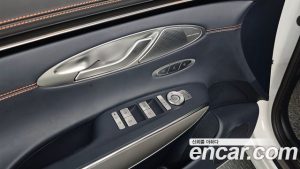 Genesis GV70 2.5T Бензин 2WD 2025 года из Южной Кореи