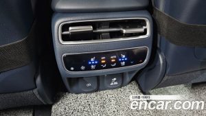 Genesis GV70 2.5T Бензин 2WD 2025 года из Южной Кореи