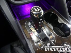 Bentley Bentayga 4.0 V8 2022 года из Южной Кореи