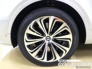 Bentley Bentayga 4.0 V8 2022 года из Южной Кореи