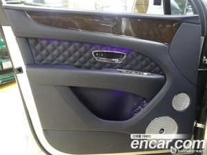 Bentley Bentayga 4.0 V8 2022 года из Южной Кореи
