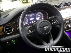 Bentley Bentayga 4.0 V8 2022 года из Южной Кореи