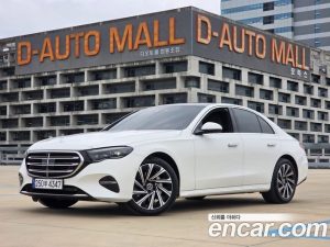 Mercedes-Benz E-Class E300 4MATIC Exclusive 2024 года из Южной Кореи